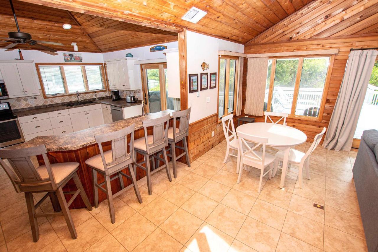 Wl933, Tale Of The Whale- Oceanfront, Private Beach Access, Gas Fireplace, Ocean Views Corolla Esterno foto