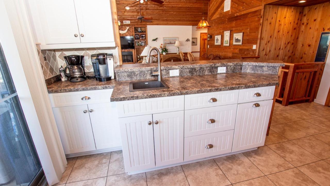 Wl933, Tale Of The Whale- Oceanfront, Private Beach Access, Gas Fireplace, Ocean Views Corolla Esterno foto